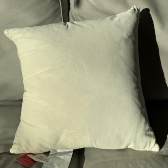 Embroidered Snow Angels Winter Throw Pillow - Ivory- NWT - Picture 11 of 13